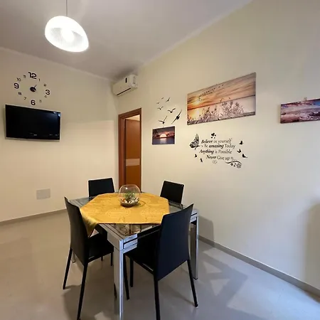 Scirocco Piano Terra Ferienhaus *